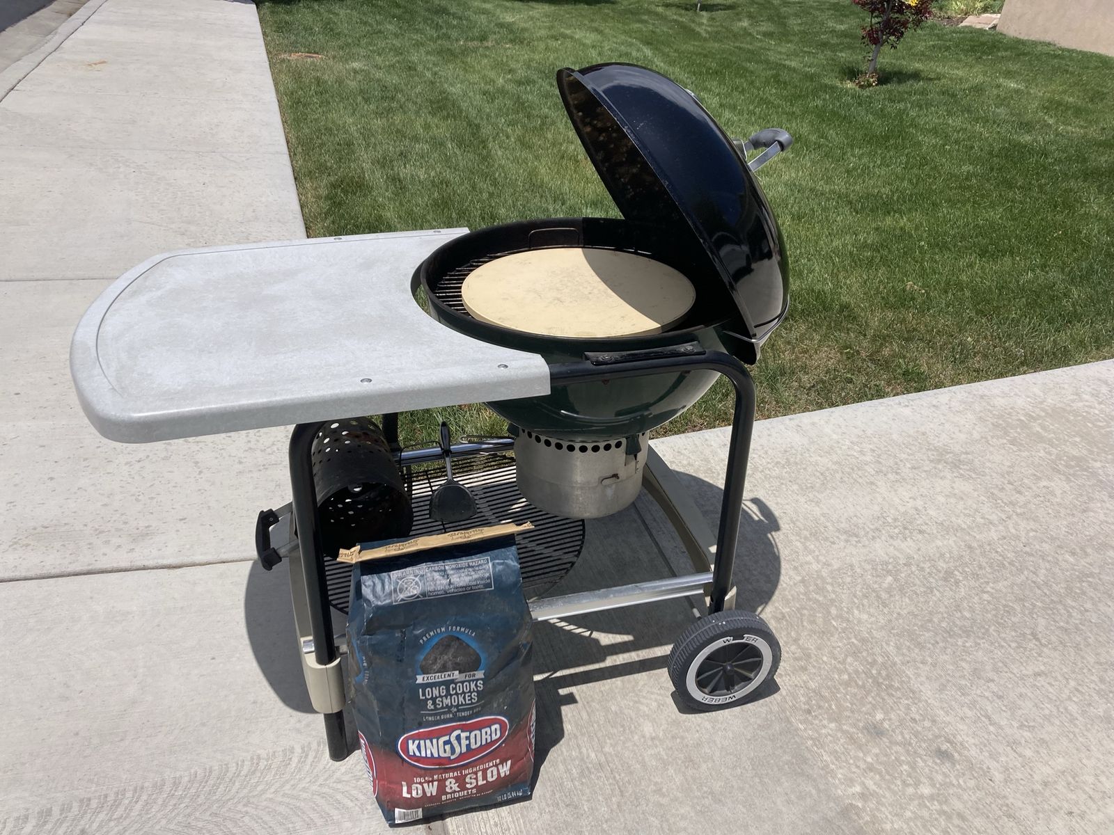 Weber Charcoal Grill W/Rolling Cart