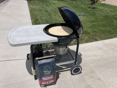 Weber Charcoal Grill W/Rolling Cart