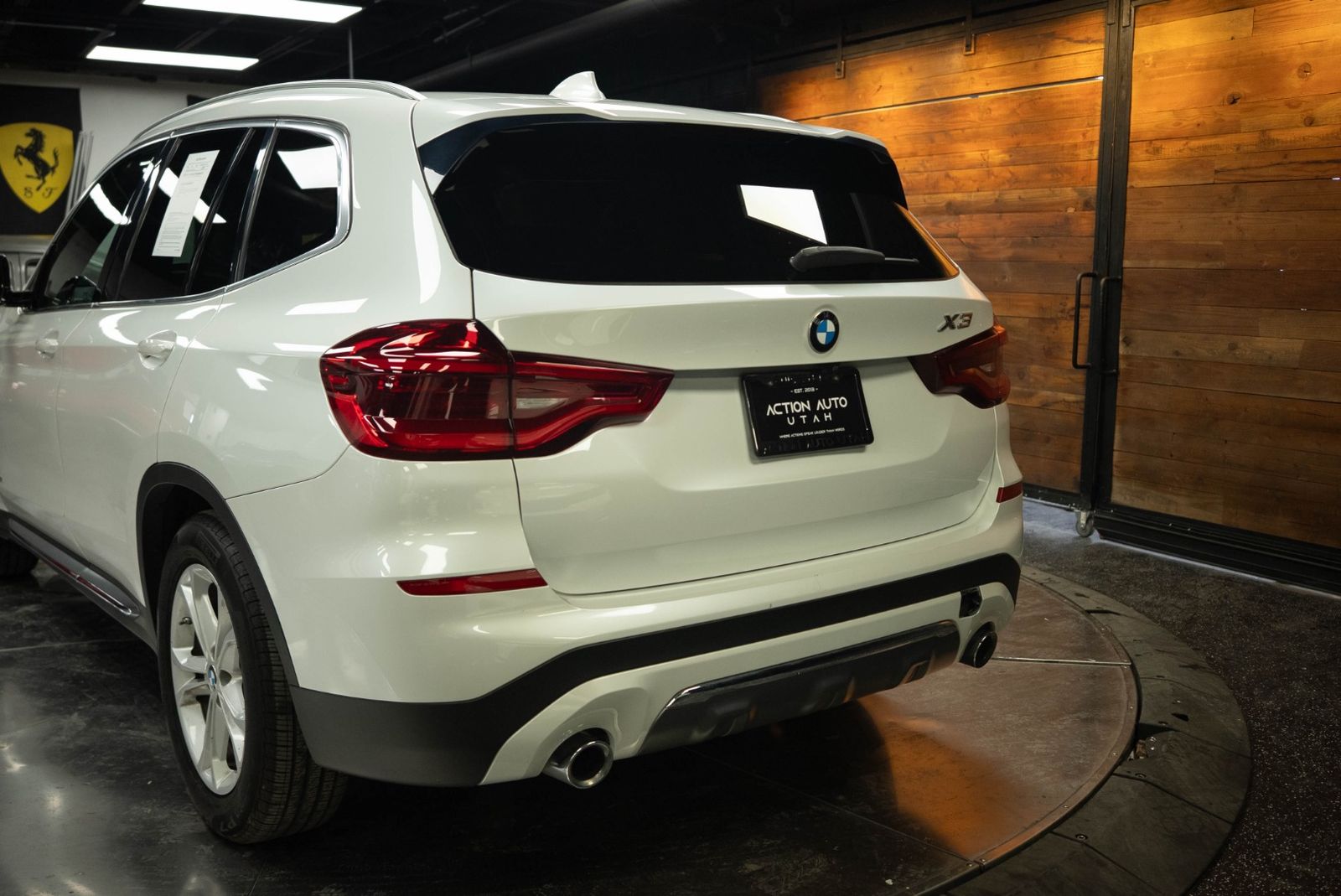 Main image 6