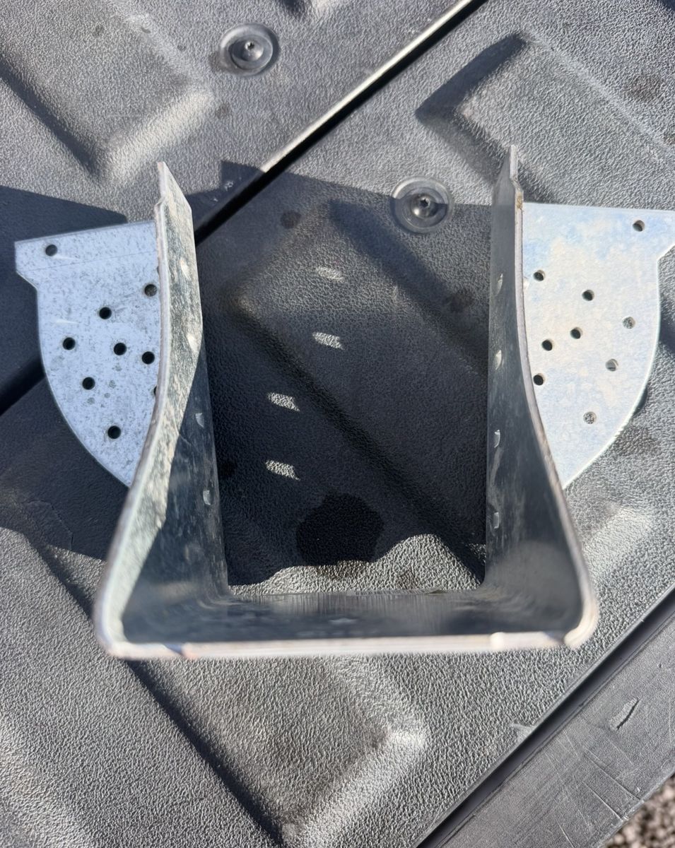 Simpson Strong-Tie HGUS26-2 Heavy-Gauge U-Shaped Joist Hanger