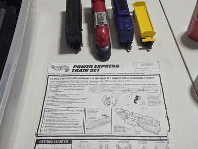 Vintage 1998 Hot Wheels Power Express Train Set with Engine, 3 Cars, Tracks & Accessories