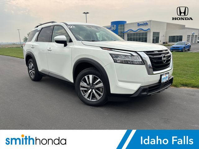 2022 Nissan Pathfinder SV