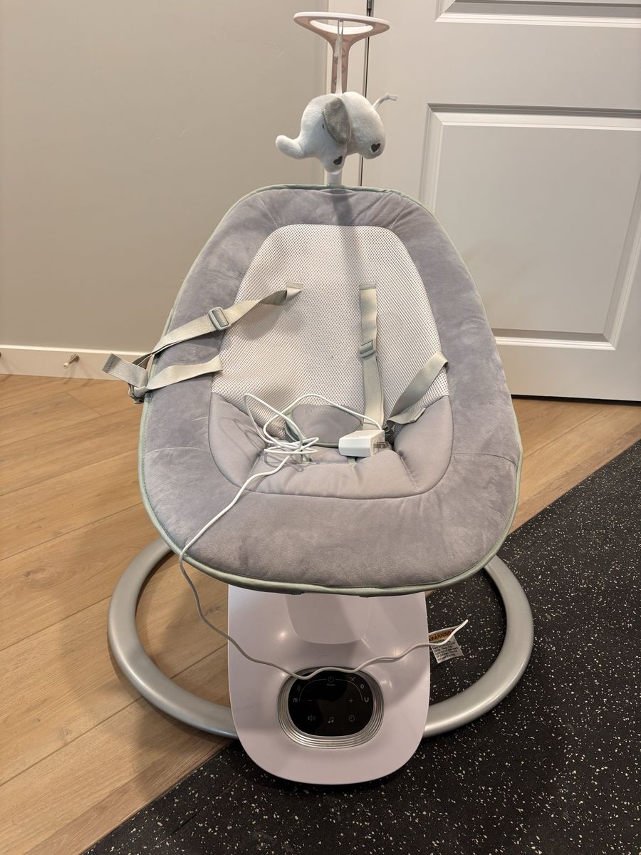 Momcozy baby swing