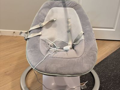Momcozy baby swing