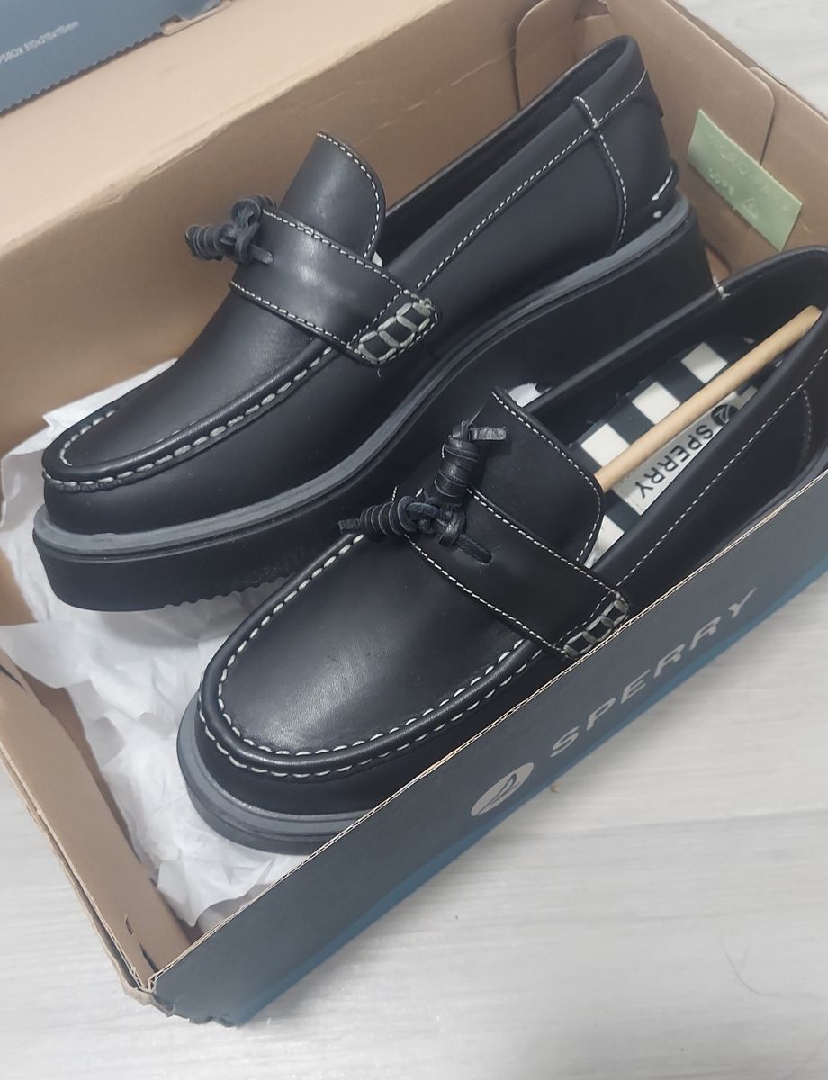 Sperry, never worn, full-grain leather, 6.5 womens loafers