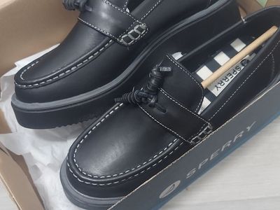 Sperry, never worn, full-grain leather, 6.5 womens loafers