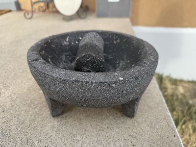 Authentic Handmade Mexican Rock Stone Guacamole Maker – 8" Wide