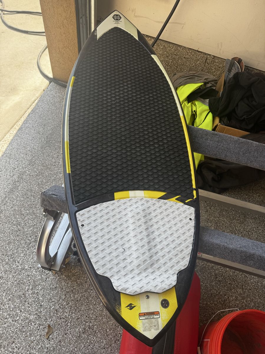 Hyperlite Broadcast 5’4” Wake Surf Board