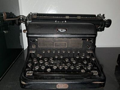 Antique Royal Typewriter