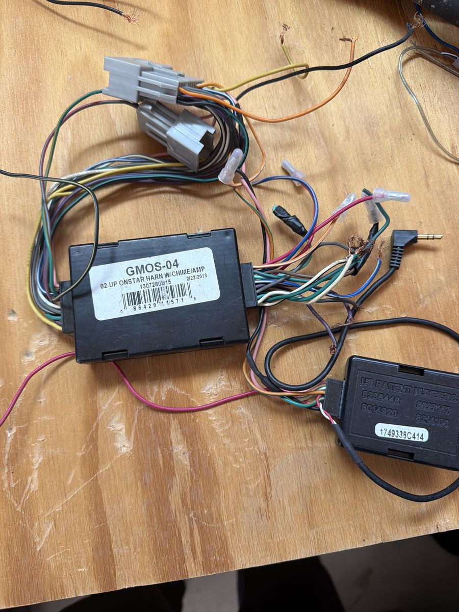 GMOS-04 02-UP ONSTAR HARN W/CHIME/AMP Wiring Harness Interface for GM Vehicles