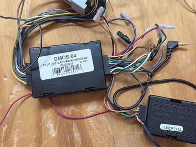 GMOS-04 02-UP ONSTAR HARN W/CHIME/AMP Wiring Harness Interface for GM Vehicles