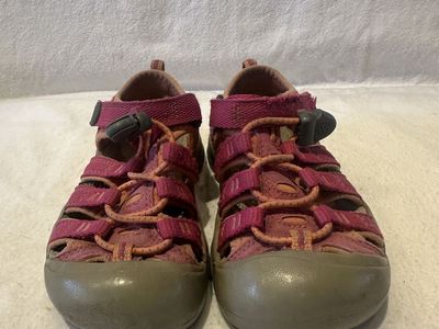 Keen Toddler Size 10 Hot Pink/Peach Hiking Sandals