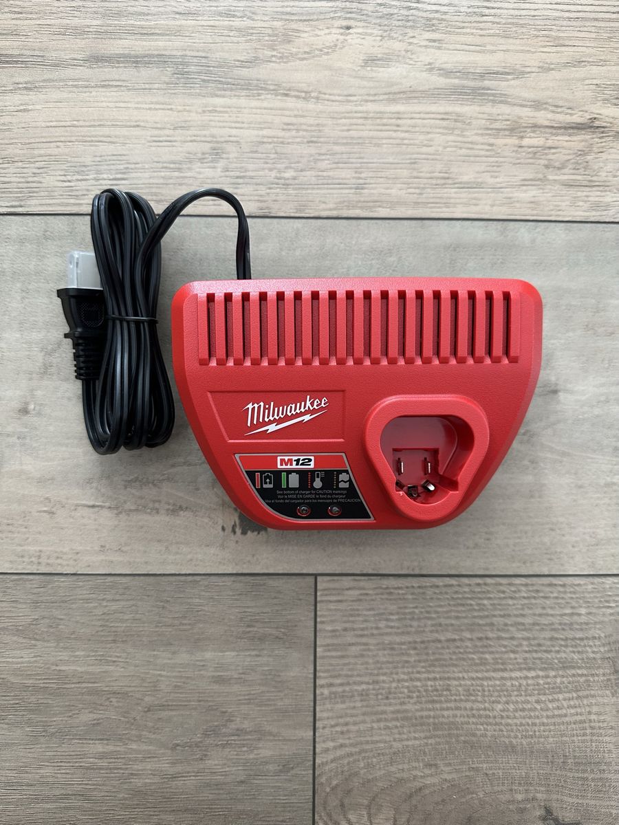 Milwaukee M12 Lithium-Ion Battery Charger