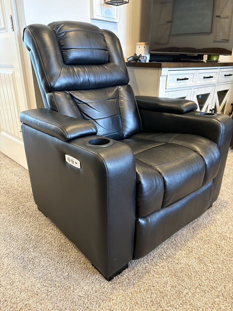 Lexington Power Motion Theater Recliner Black