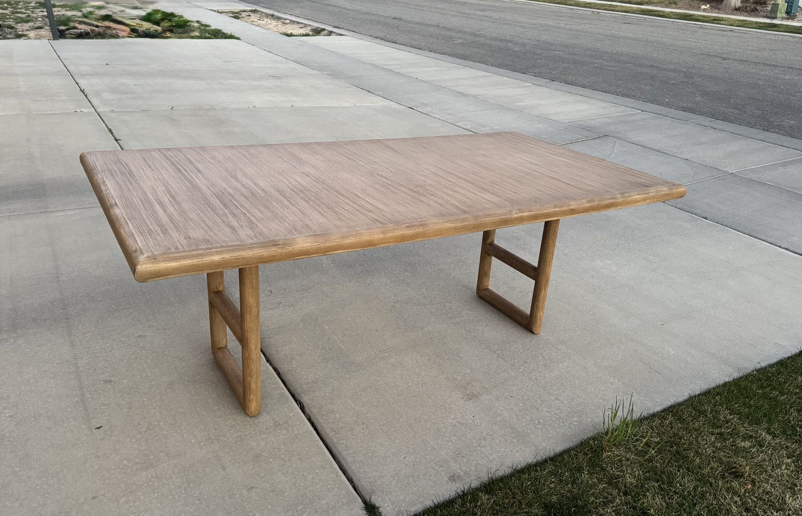 Brand new Solid dining table
