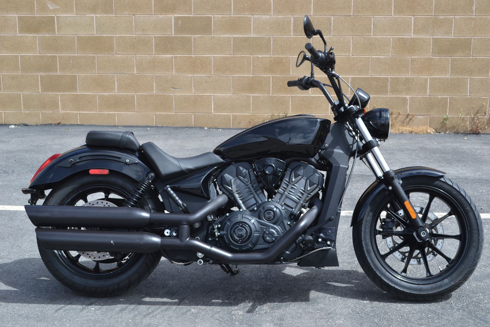 2017 Victory Octane - WARRANTY INCLUDED - Cruiser - Like Indian Scout