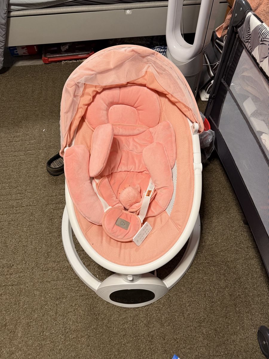 Mamaroo 4moms Baby Bouncer Swing with Remote, Pink/White