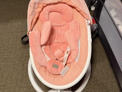 Mamaroo 4moms Baby Bouncer Swing with Remote, Pink/White