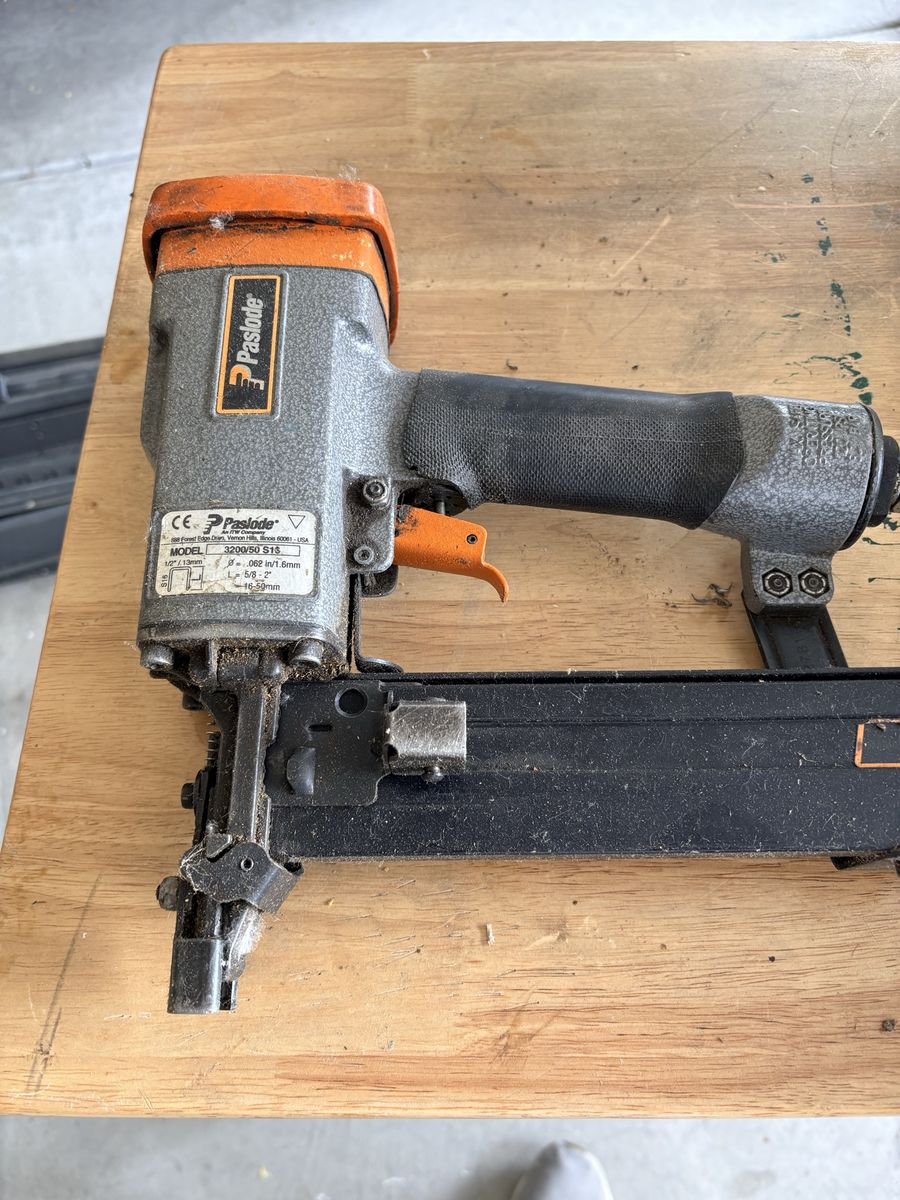 Nail gun
