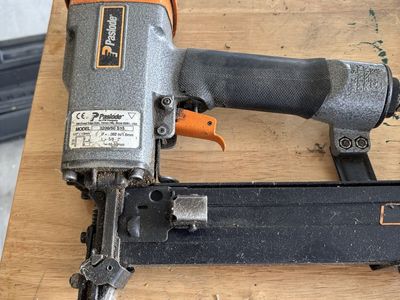 Nail gun