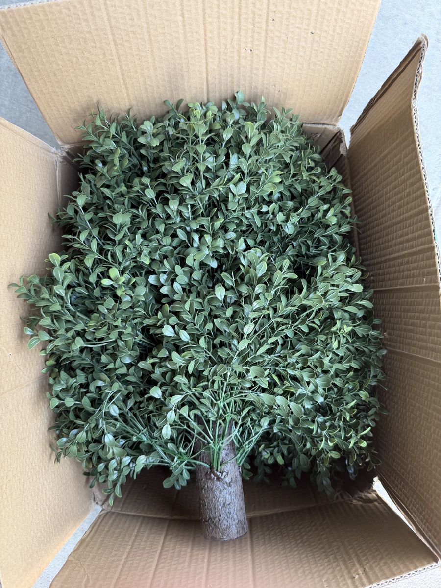 20-inch Artificial Outdoor Boxwood Topiary Tree, UV-Resistant & Waterproof (Green)