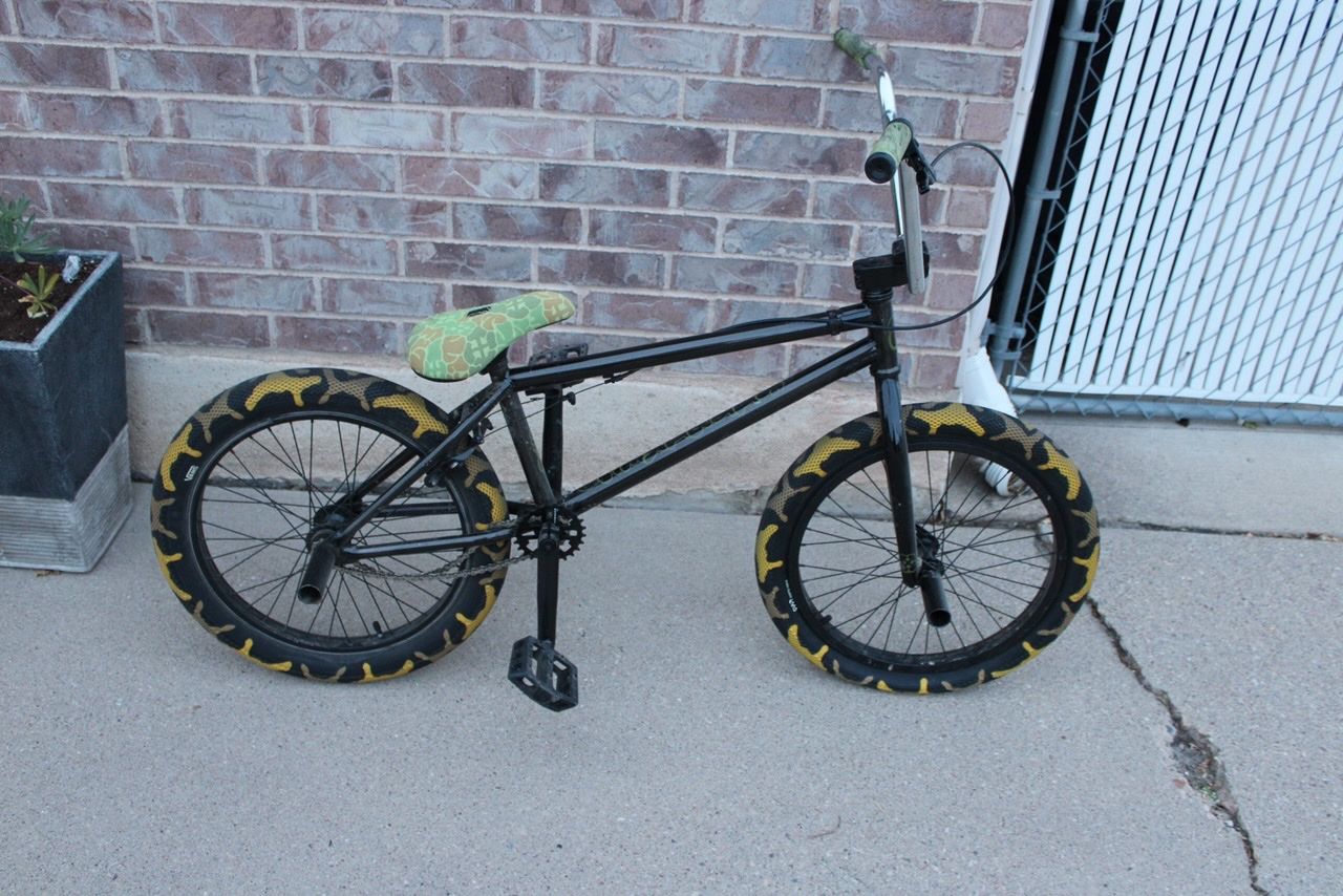 Fit BMX bike with Cult X van tiers
