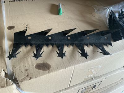 Heavy Duty Steel Security Fence Spikes – 12 Pieces