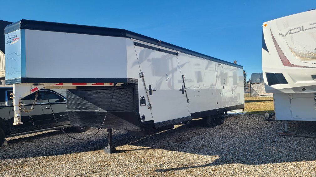 2018 trails west  rpm 28ft