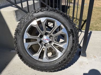 GMC Sierra 1500 Yukon Rims and Tires 265/60R20