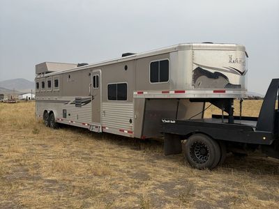 2013 Lakota Charger 4-Horse Living Quarters