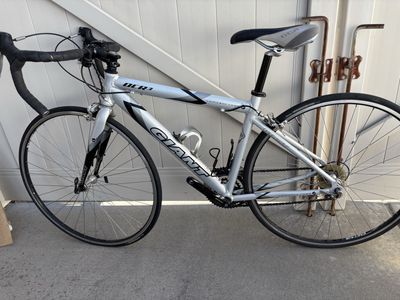 Giant Road Bike