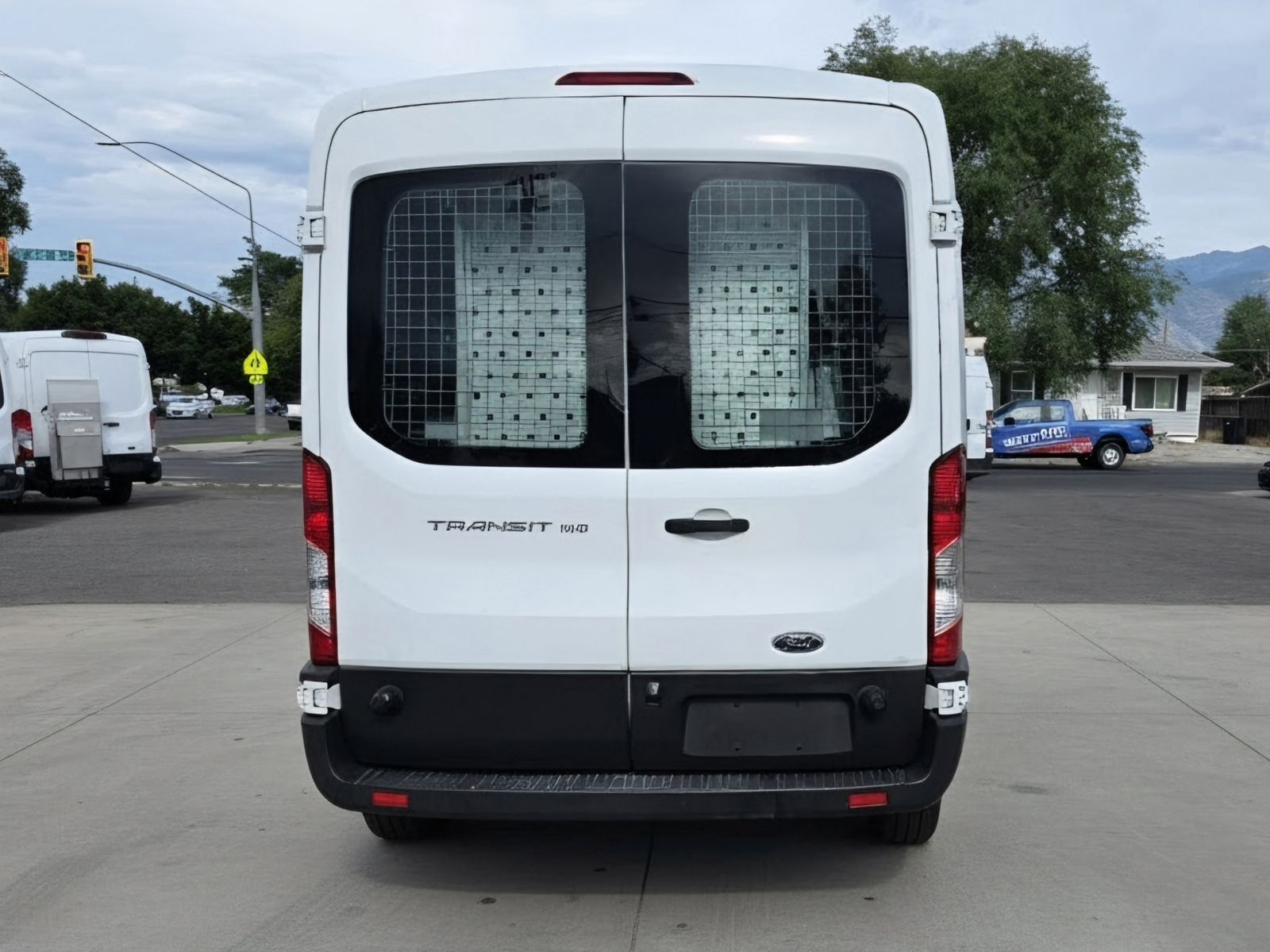 Main image 6