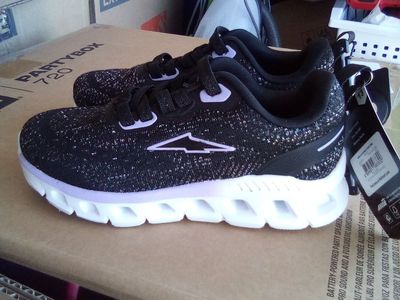 Avia shoes