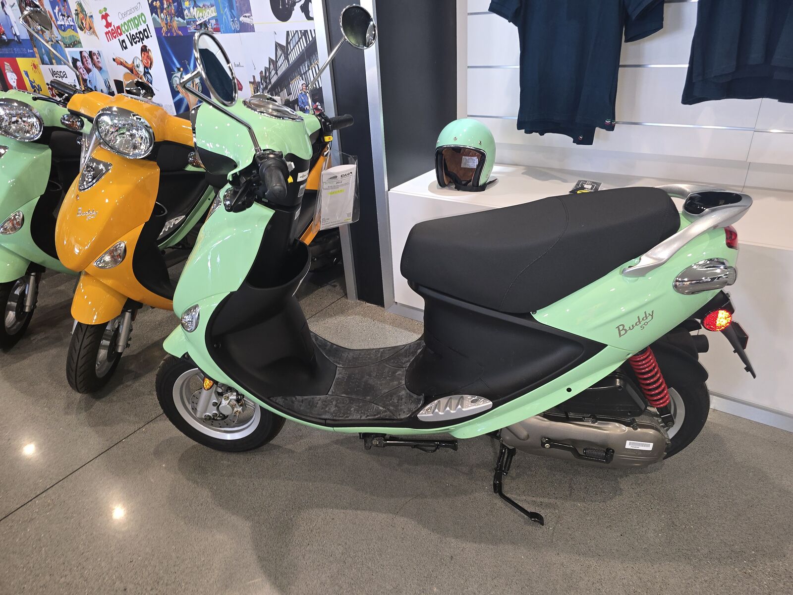 2022 Buddy Scooter 50cc  Makes a great aound town cruiser for the sunny months!