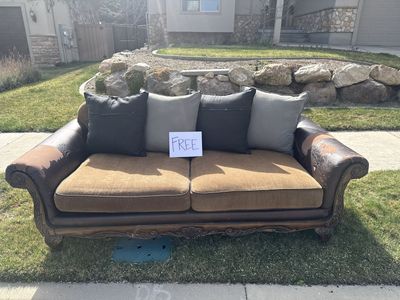 Free couch-pick up on own