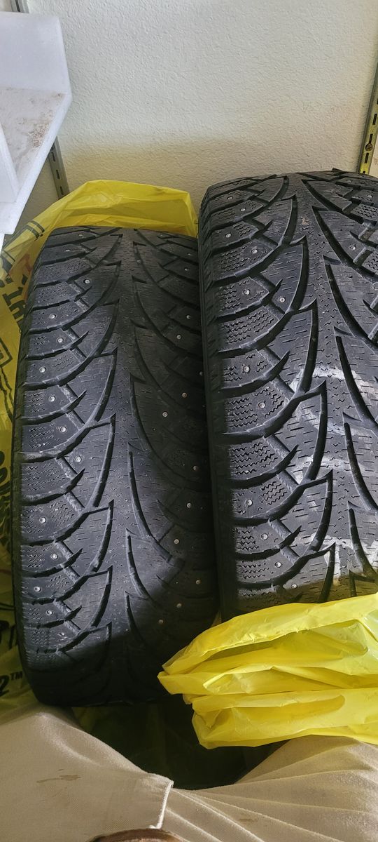 Studded Snow tires