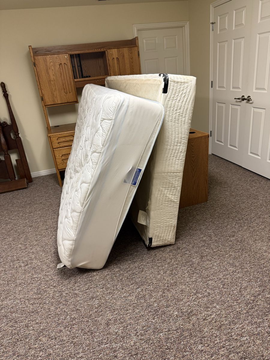Queen mattress and Box Spring Set - Used, Good Condition