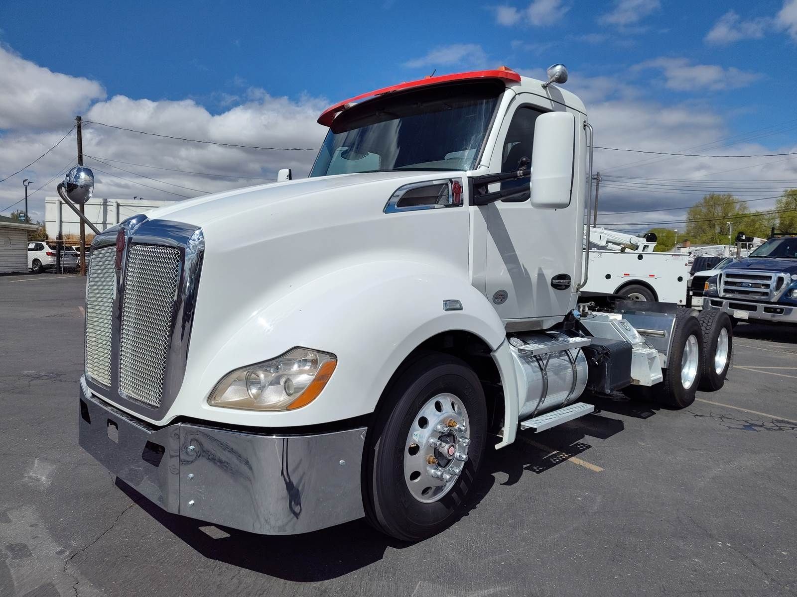 2018 Kenworth T680 Conventional Day Cab Truck, Tractor package and fth wheel and good specs!