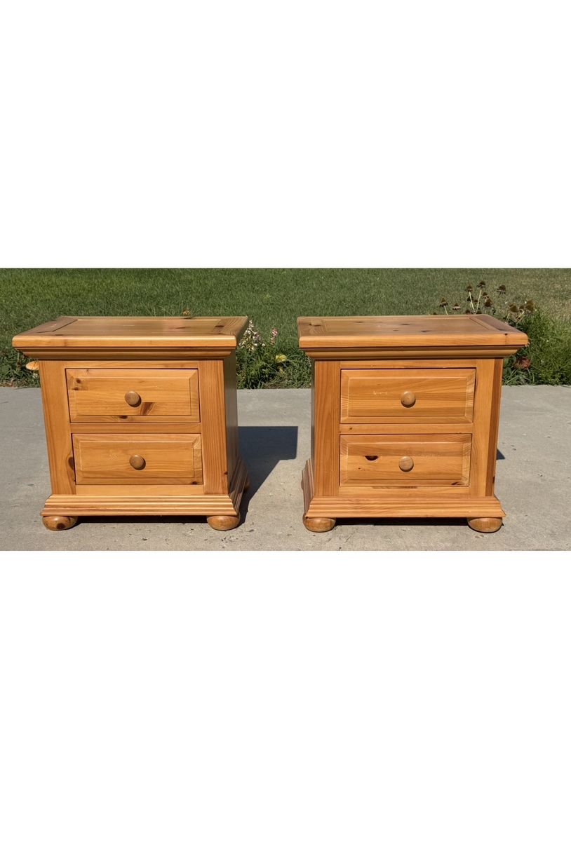 Pair of Solid Wood 2-Drawer Nightstands / End Tables with Bun Feet