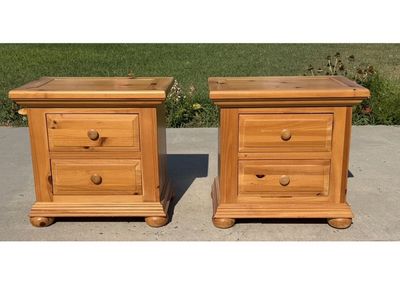 Pair of Solid Wood 2-Drawer Nightstands / End Tables with Bun Feet