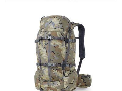 Brand new Kuiu 2300 back. Never worn