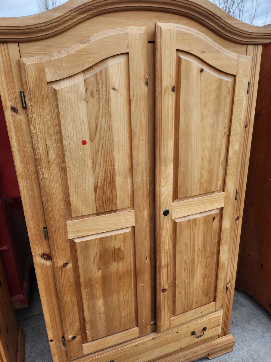 Huge moving estate sale happening now