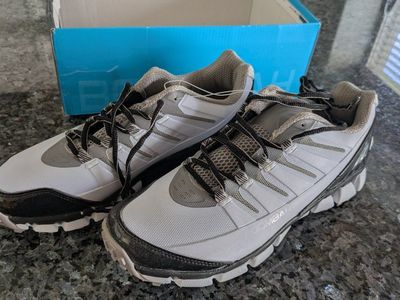 BoomBah SRIT2 White/Black Baseball/Softball golf Cleats Men's Size 10.5 New with Box