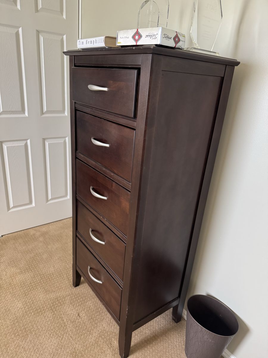 Full Bed Room Set With Tv