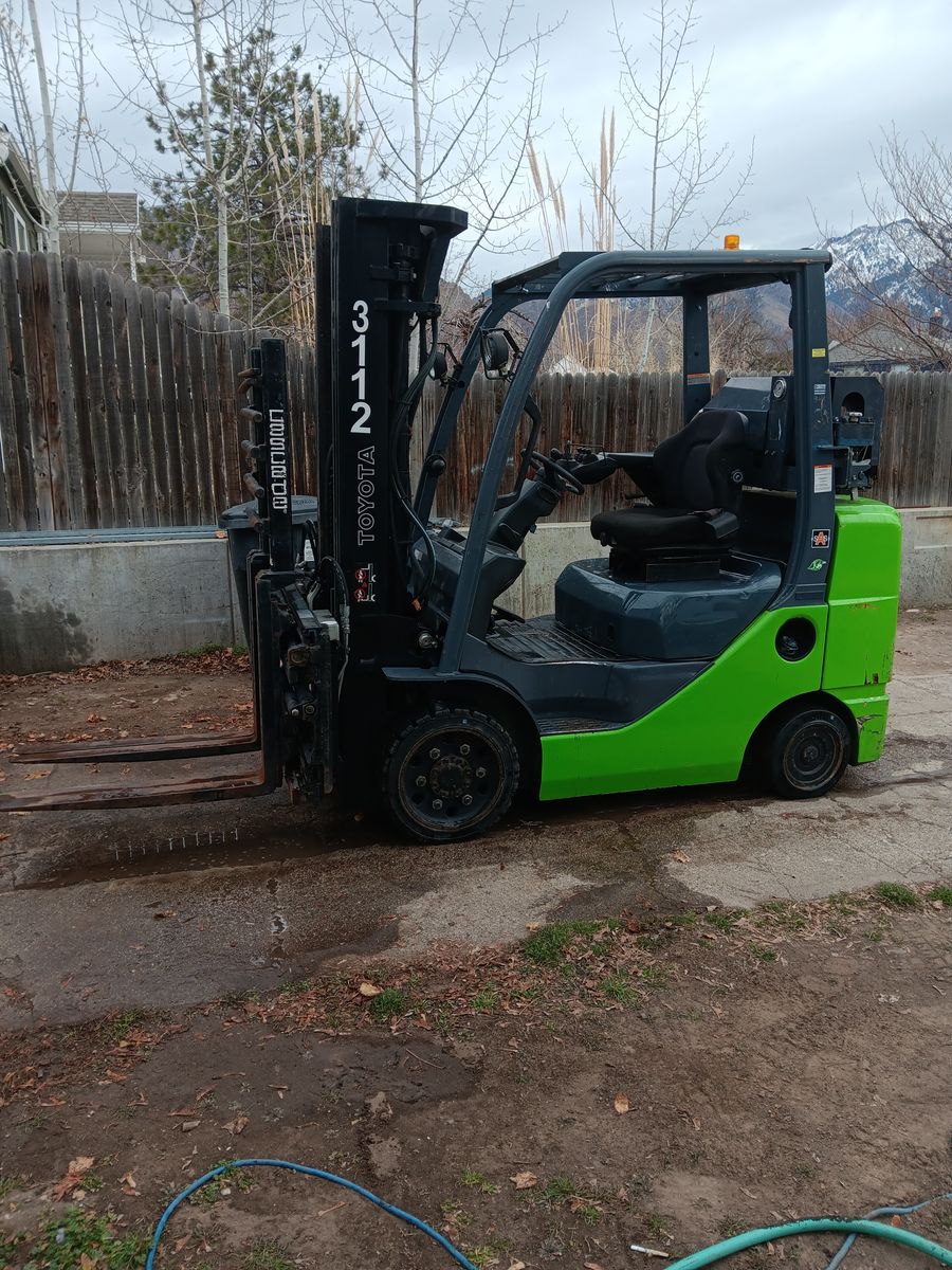 Toyota 6500 lb forklift