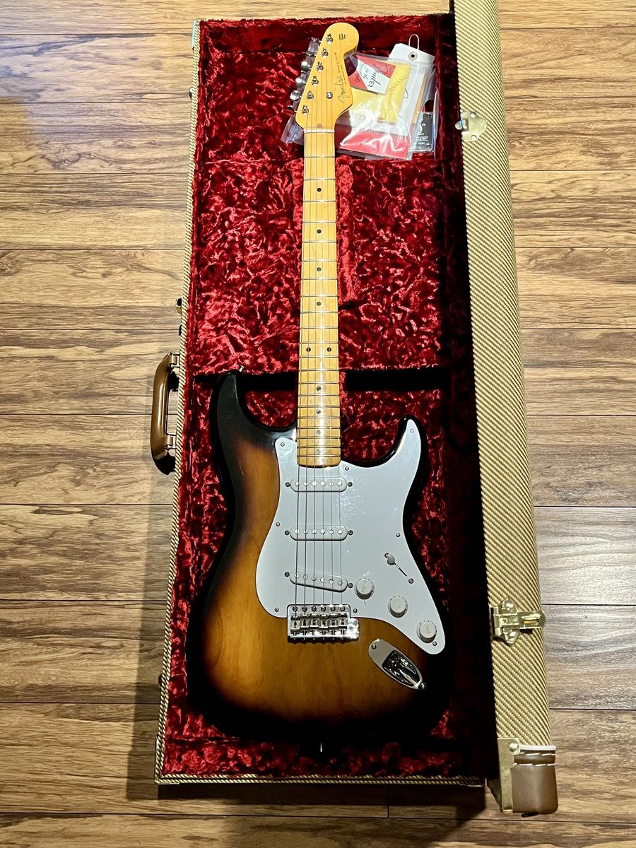 Fender 70th Anniversary 1954 Stratocaster Electric Guitar 2-Color Sunburst - NEW in case