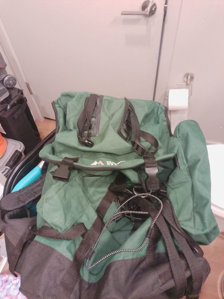 Everest Green & Black Hiking Backpack - Durable Large Capacity Pack with Adjustable Straps