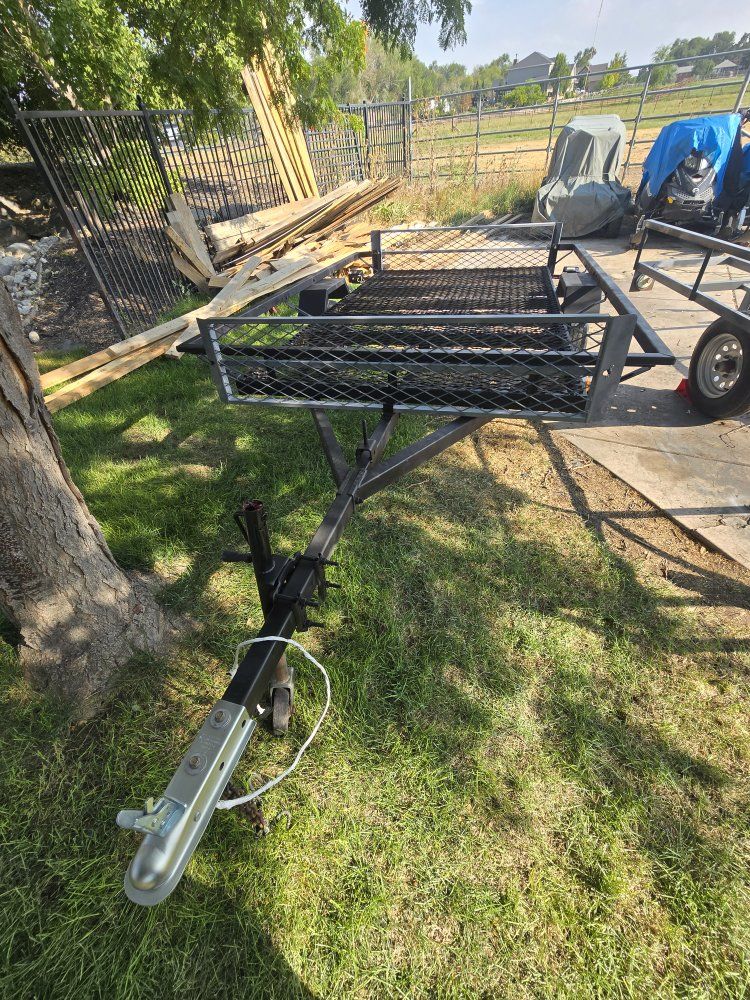 9 ft x 6'8 ft single axle trailer