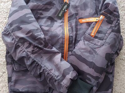 NWT Ladies New Look Camouflage bomber jacket size