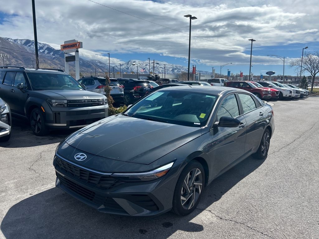 2025 Hyundai Elantra SEL Sport